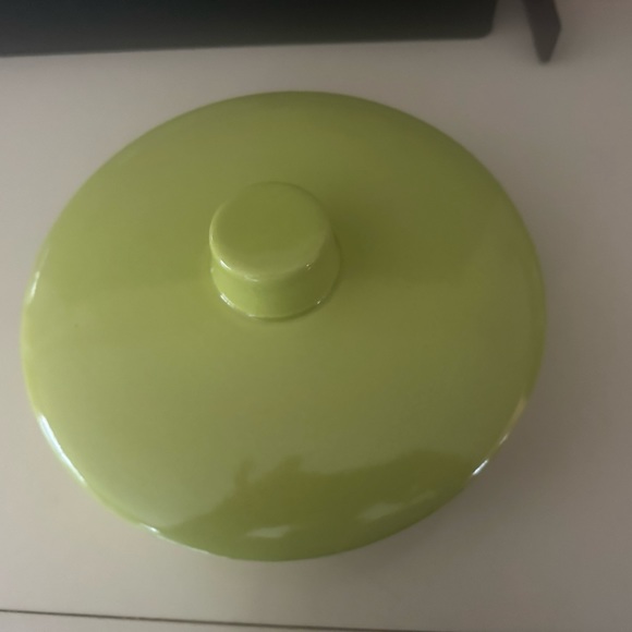 NIB Ceramic Casserole Covered Dish Beautiful Contemporary Artisan Celadon Green - Picture 3 of 6